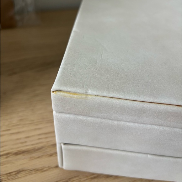 EUC Jewelry Box - Picture 4 of 4